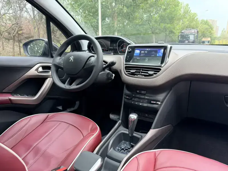 2014 Peugeot e2008 с пробегом 53 000 км