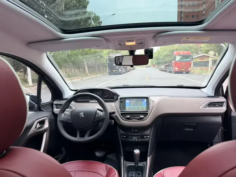 2014 Peugeot e2008 с пробегом 53 000 км