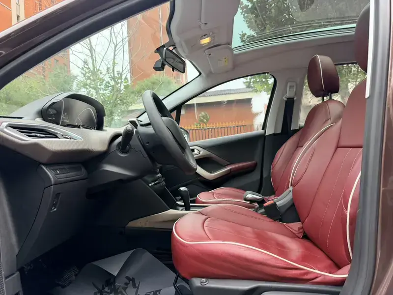 2014 Peugeot e2008 с пробегом 53 000 км