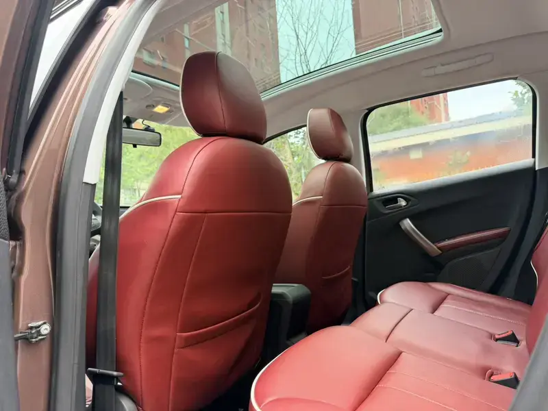 2014 Peugeot e2008 с пробегом 53 000 км