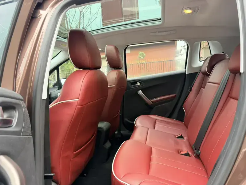 2014 Peugeot e2008 с пробегом 53 000 км