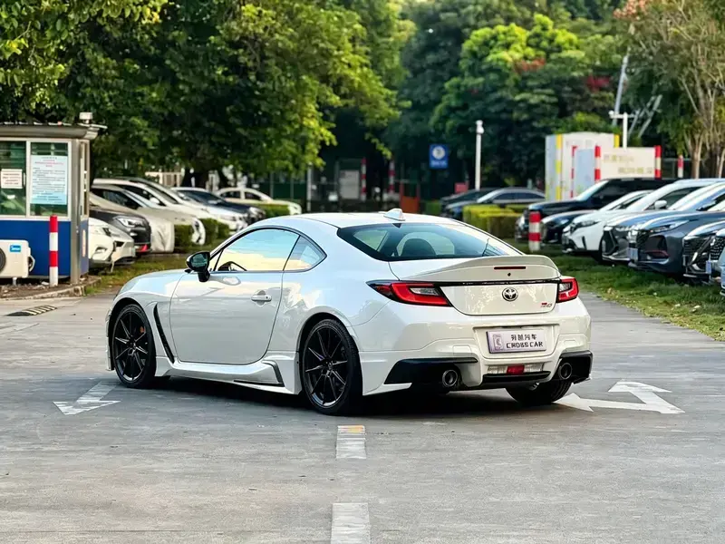 2022 Toyota 86 с пробегом 14 000 км