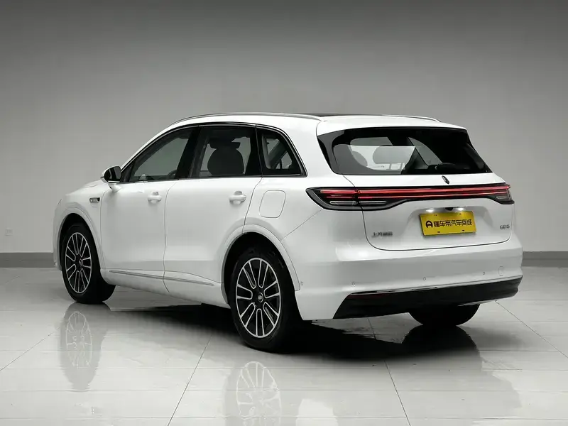 2025 Stelato SUV с пробегом 5 200 км