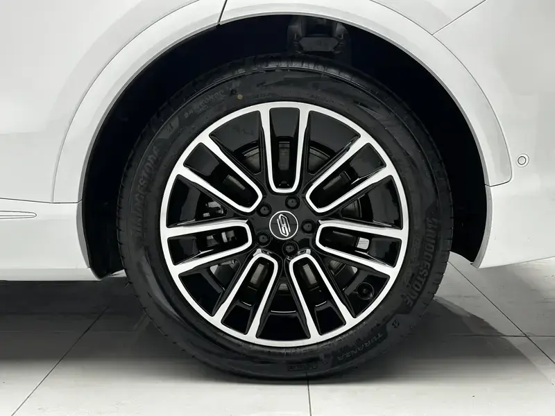 2025 Stelato SUV с пробегом 5 200 км