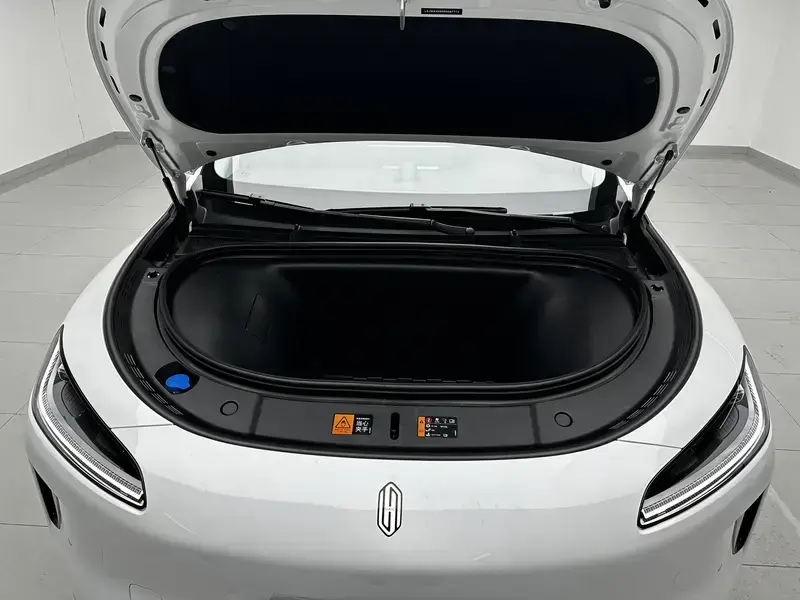 2025 Stelato SUV с пробегом 5 200 км