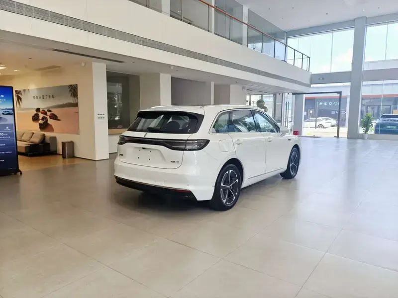 2025 Stelato SUV с пробегом 3 800 км