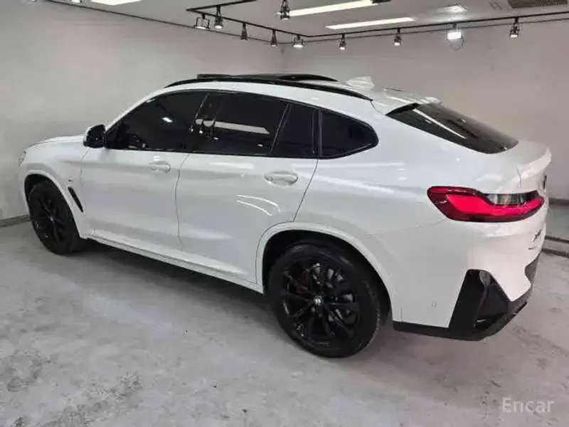2025 BMW X4 с пробегом 19 652 км