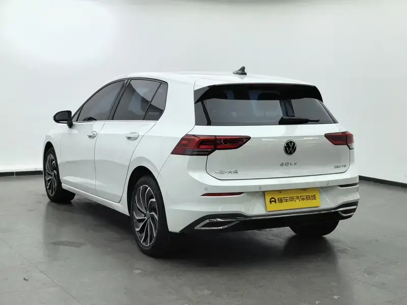 2024 Volkswagen Golf Electric с пробегом 7 900 км