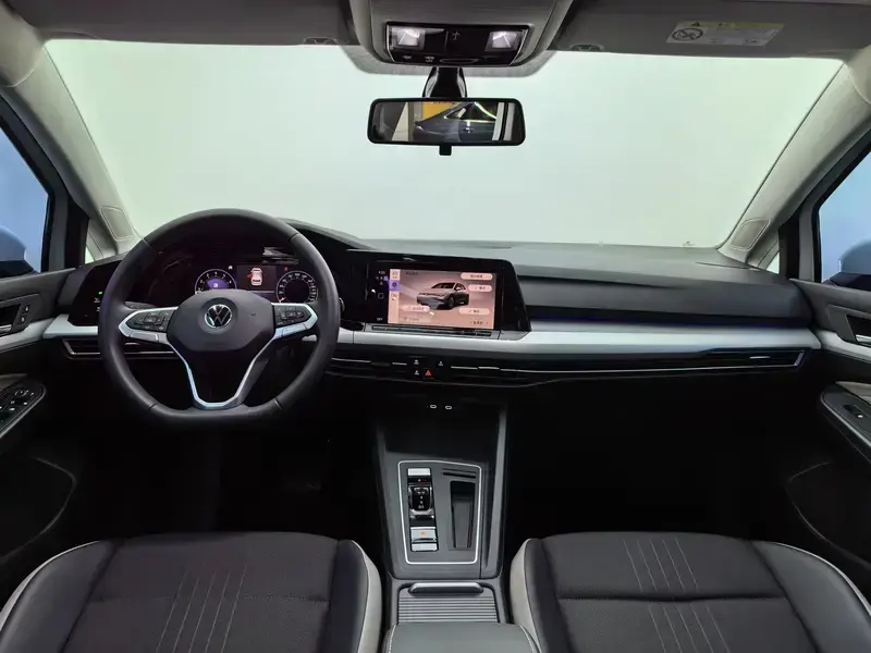 2024 Volkswagen Golf Electric с пробегом 7 900 км
