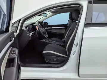 2024 Volkswagen Golf Electric с пробегом 7 900 км