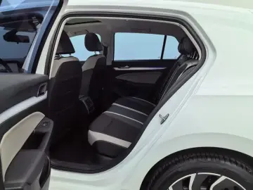 2024 Volkswagen Golf Electric с пробегом 7 900 км