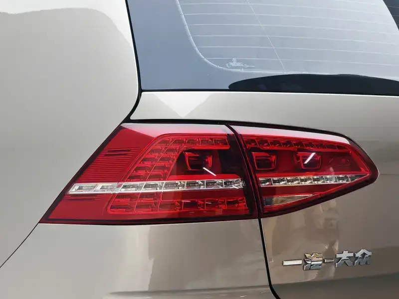 2015 Volkswagen Golf Electric с пробегом 104 700 км