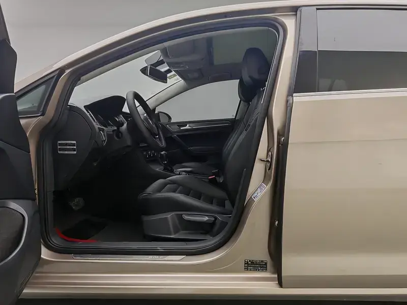 2015 Volkswagen Golf Electric с пробегом 104 700 км