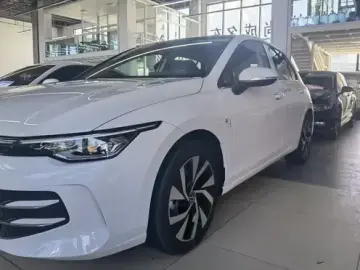 2025 Volkswagen Golf Electric с пробегом 200 км