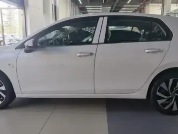2025 Volkswagen Golf Electric с пробегом 200 км