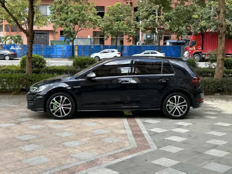 2019 Volkswagen Golf Electric с пробегом 118 000 км