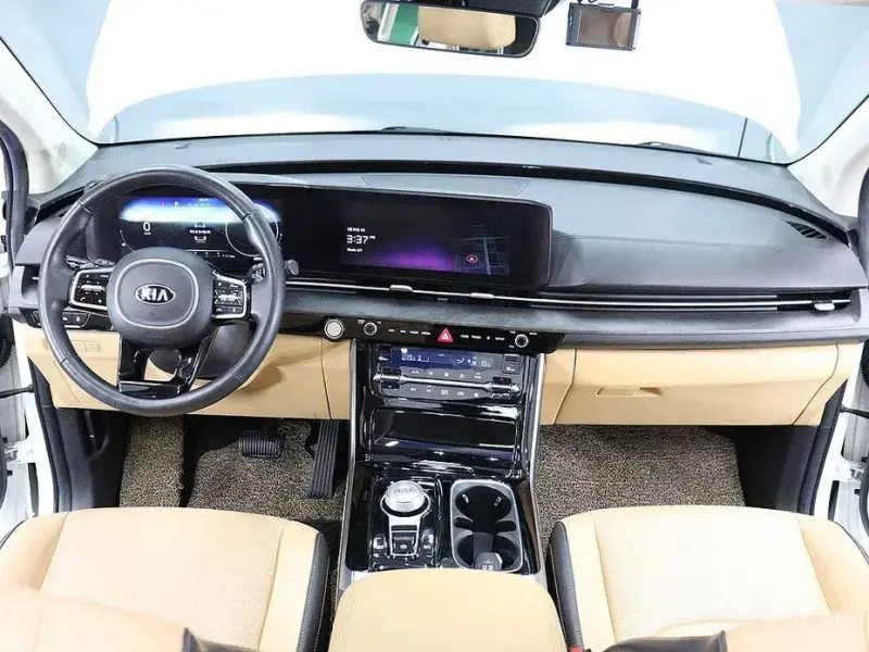 2021 Kia Carnival с пробегом 83 373 км