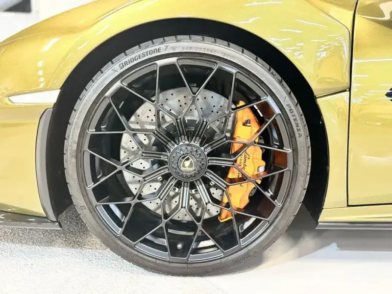 2023 Lamborghini Huracán с пробегом 11 000 км