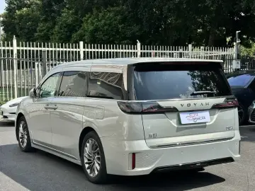 2024 Voyah Dreamer с пробегом 64 000 км