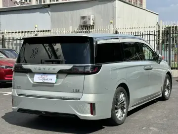 2024 Voyah Dreamer с пробегом 64 000 км