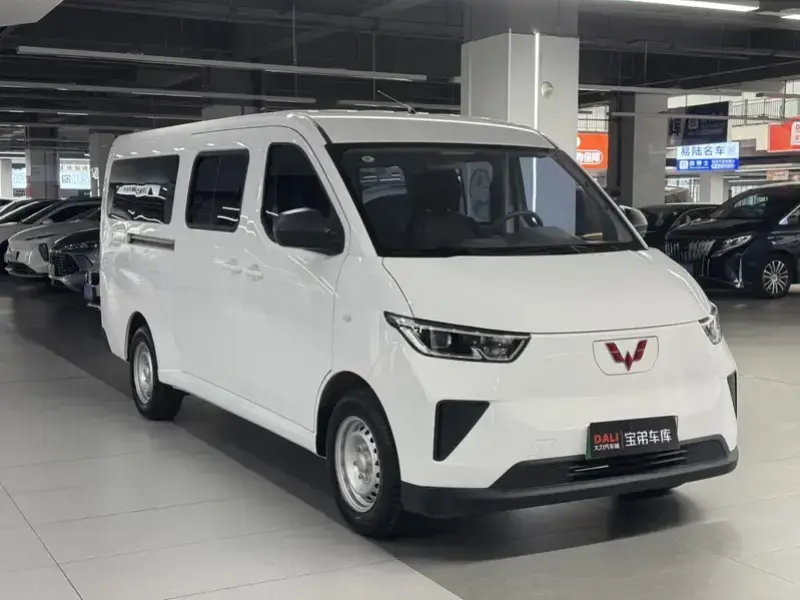 2024 Wuling Wuling Yangguang с пробегом 8 000 км