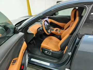 2025 Xiaomi Xiaomi SUV с пробегом 12 300 км