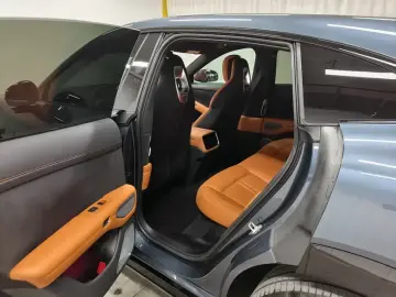 2025 Xiaomi Xiaomi SUV с пробегом 12 300 км