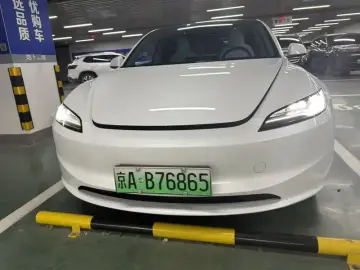2023 Tesla Model 3 с пробегом 41 000 км