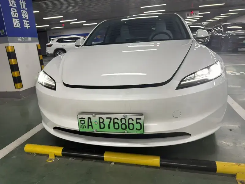 2023 Tesla Model 3 с пробегом 41 000 км
