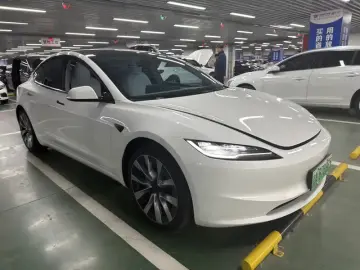 2023 Tesla Model 3 с пробегом 41 000 км