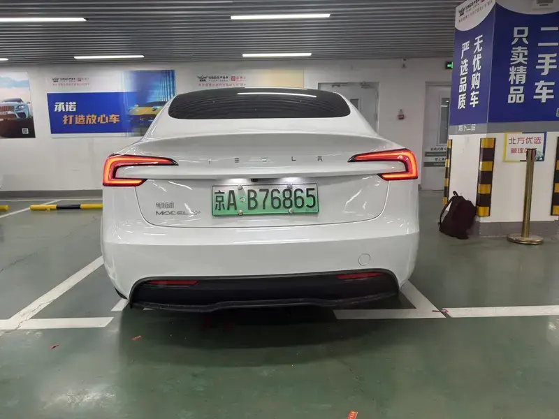 2023 Tesla Model 3 с пробегом 41 000 км