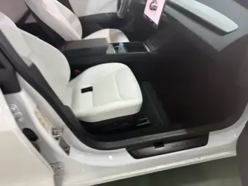2023 Tesla Model 3 с пробегом 41 000 км