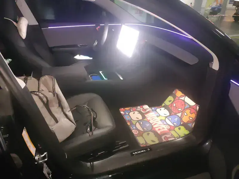 2025 Tesla Model 3 с пробегом 17 100 км