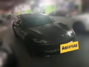 2025 Tesla Model 3 с пробегом 17 100 км