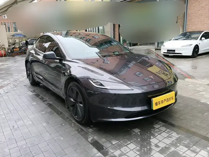 2023 Tesla Model 3 с пробегом 42 500 км