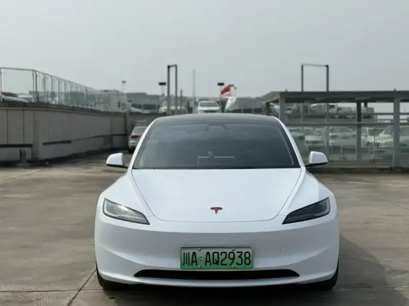 2023 Tesla Model 3 с пробегом 80 000 км