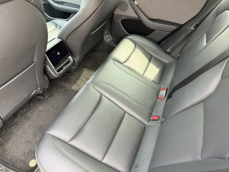 2023 Tesla Model 3 с пробегом 80 000 км
