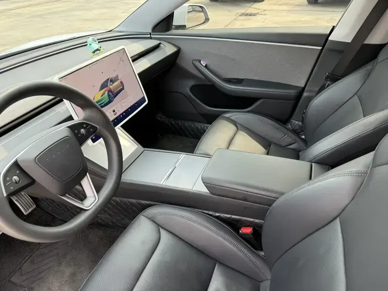2023 Tesla Model 3 с пробегом 80 000 км
