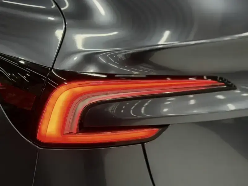 2025 Tesla Model 3 с пробегом 30 000 км