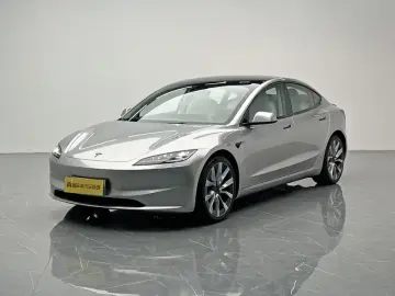 2023 Tesla Model 3 с пробегом 50 500 км