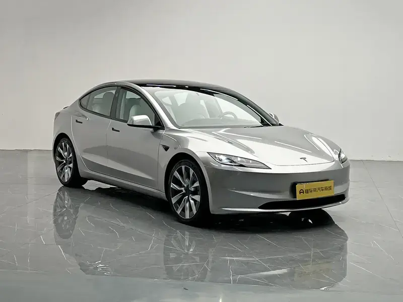 2023 Tesla Model 3 с пробегом 50 500 км