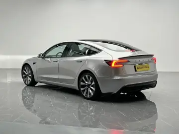 2023 Tesla Model 3 с пробегом 50 500 км