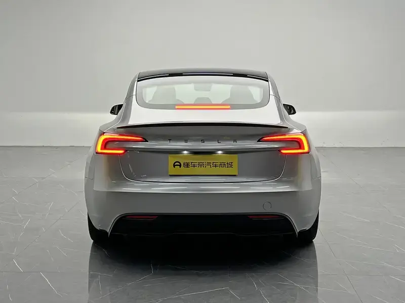 2023 Tesla Model 3 с пробегом 50 500 км