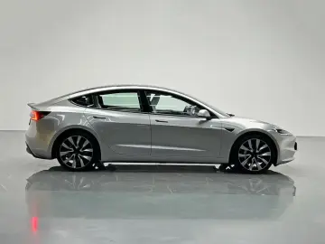2023 Tesla Model 3 с пробегом 50 500 км