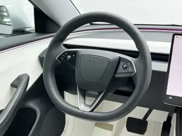 2023 Tesla Model 3 с пробегом 50 500 км