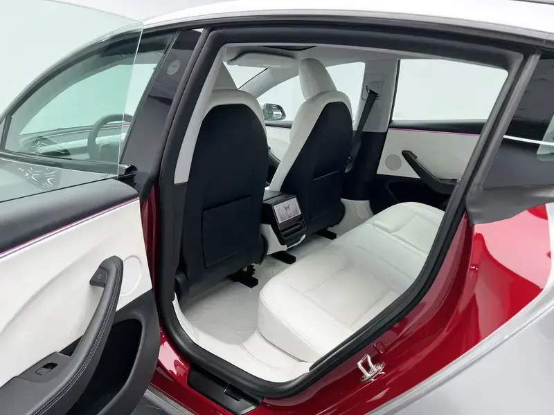 2023 Tesla Model 3 с пробегом 50 500 км