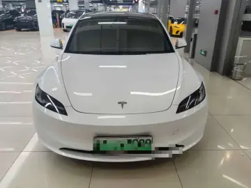 2023 Tesla Model 3 с пробегом 49 000 км