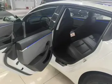 2023 Tesla Model 3 с пробегом 49 000 км