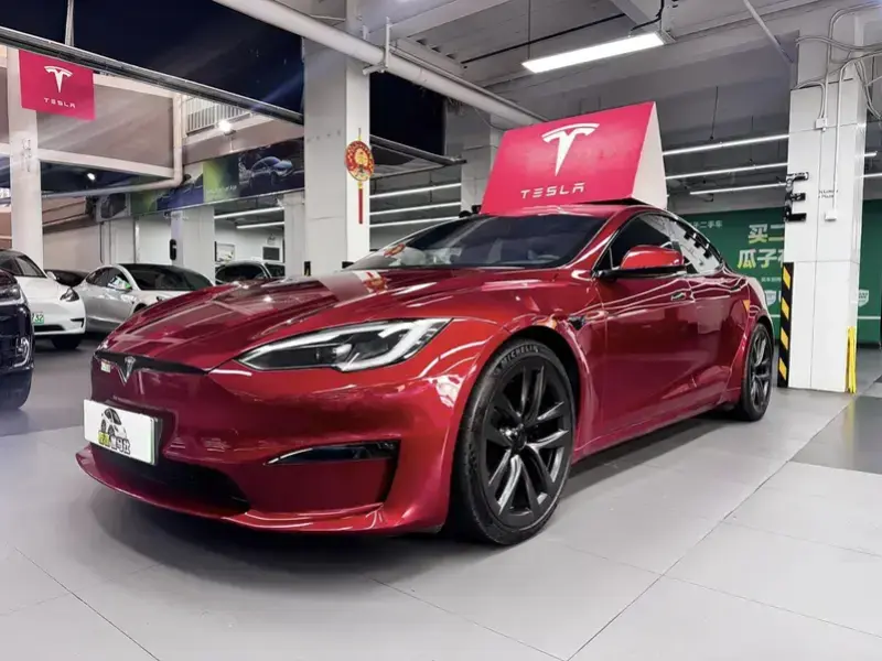2023 Tesla Model S с пробегом 62 000 км