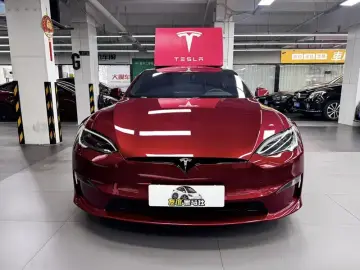 2023 Tesla Model S с пробегом 62 000 км